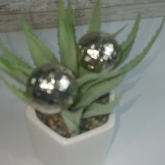 Fashion Jewelry, Vintage gold clip on earrings - Picture 3 of 4